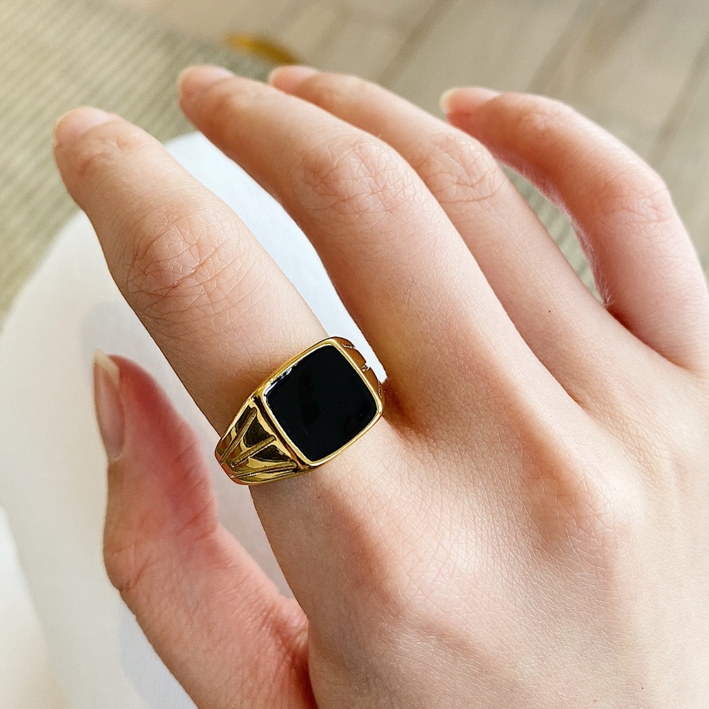 18k Gold Black Signet Ring